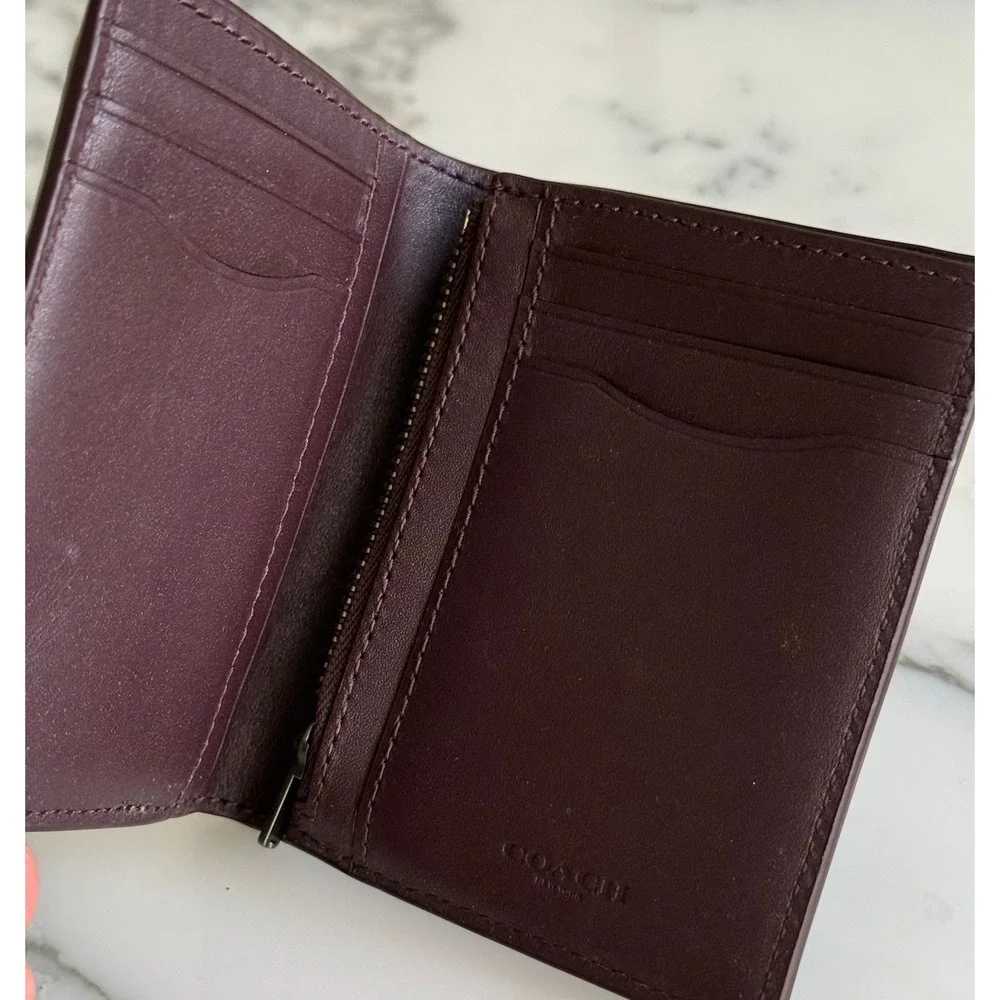 Coach Mens Black Pebble Leather Bifold Wallet Burgundy Interior Zipper Pocket